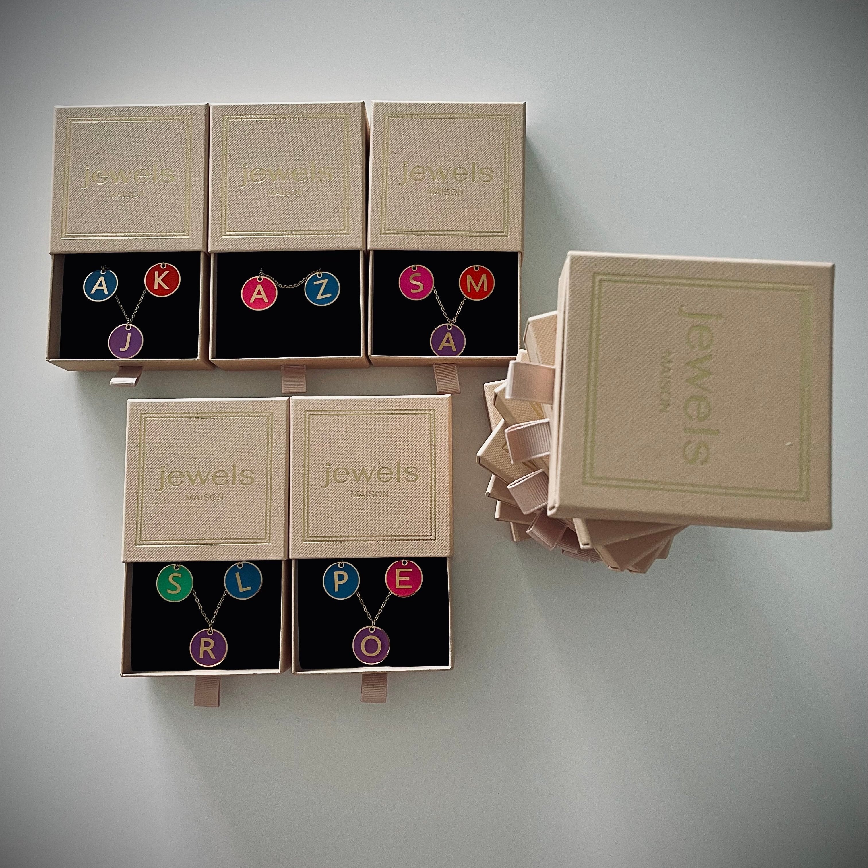 initial color necklace, muntketting